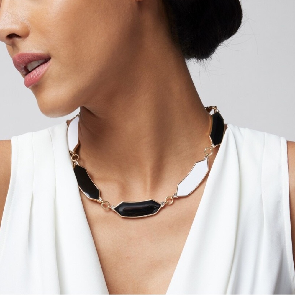 WHBM BLACK & WHITE COLLAR NECKLACE